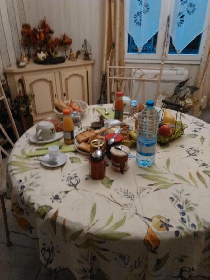 Chambre Chez L'Habitant Ambares-et-Lagrave Exteriér fotografie